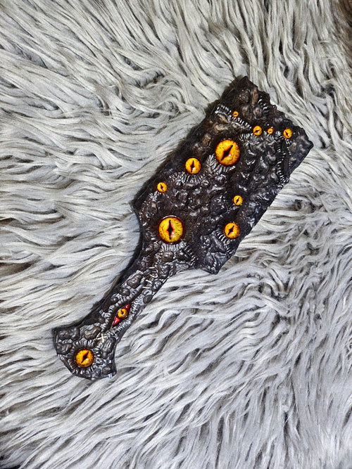 A Cthulhu Relic (Unblinking) | Handcrafted Paddle - Master Xuomu